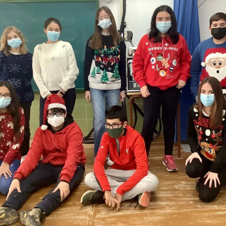 UGLY CHRISTMAS SWEATER DAY