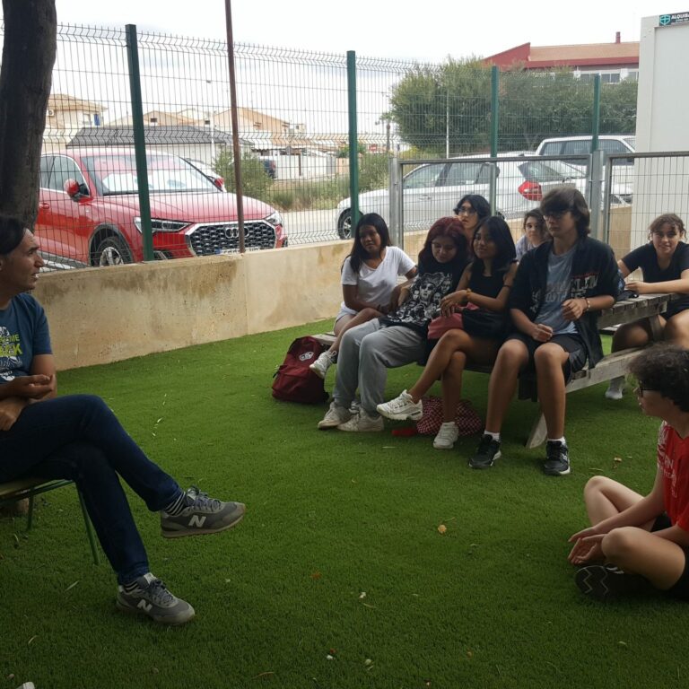 LOS ALUMNOS DE FILOSOFÍA DE 4º DE ESO, HAN ESTRENADO EL DÍA DE DEBATES DE LA ASIGNATURA EN EL AULA VERDE DEL CENTRO